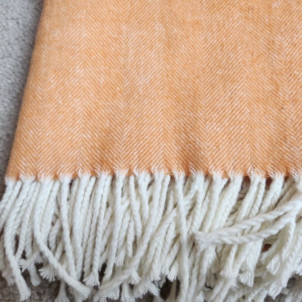 NWT Lands Downunder Italian Herringbone Throw MANGO - Picture 5 of 5